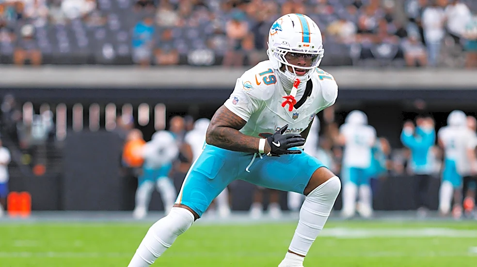 Kyle Louis returns to Miami Dolphins practice
