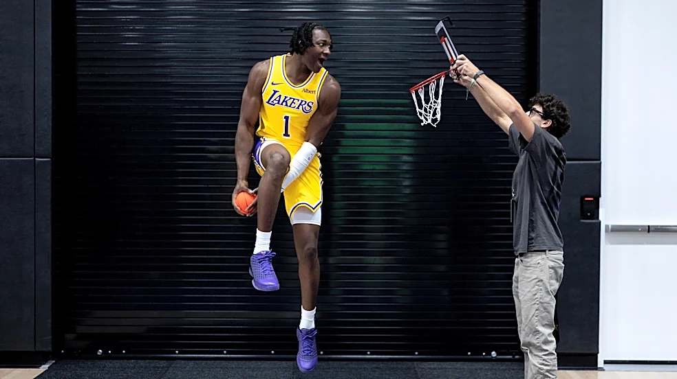 Lakers to briefly shut down Adou Thiero to deal with swelling in knee