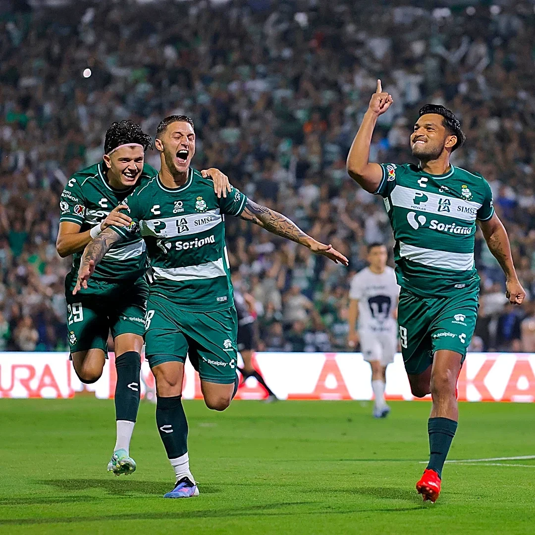 Santos grab sixth straight victory after defeating Pumas in controversial fashion
