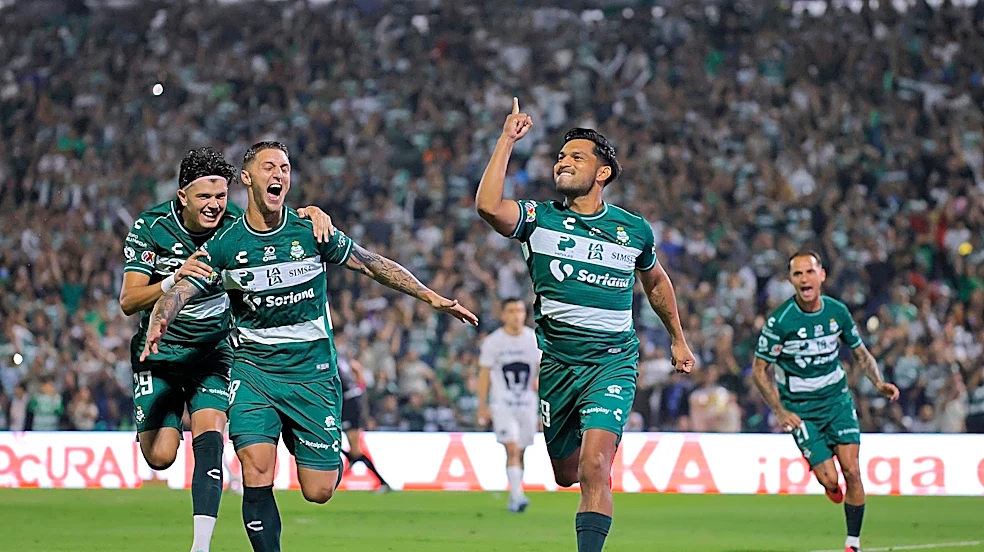 Santos grab sixth straight victory after defeating Pumas in controversial fashion