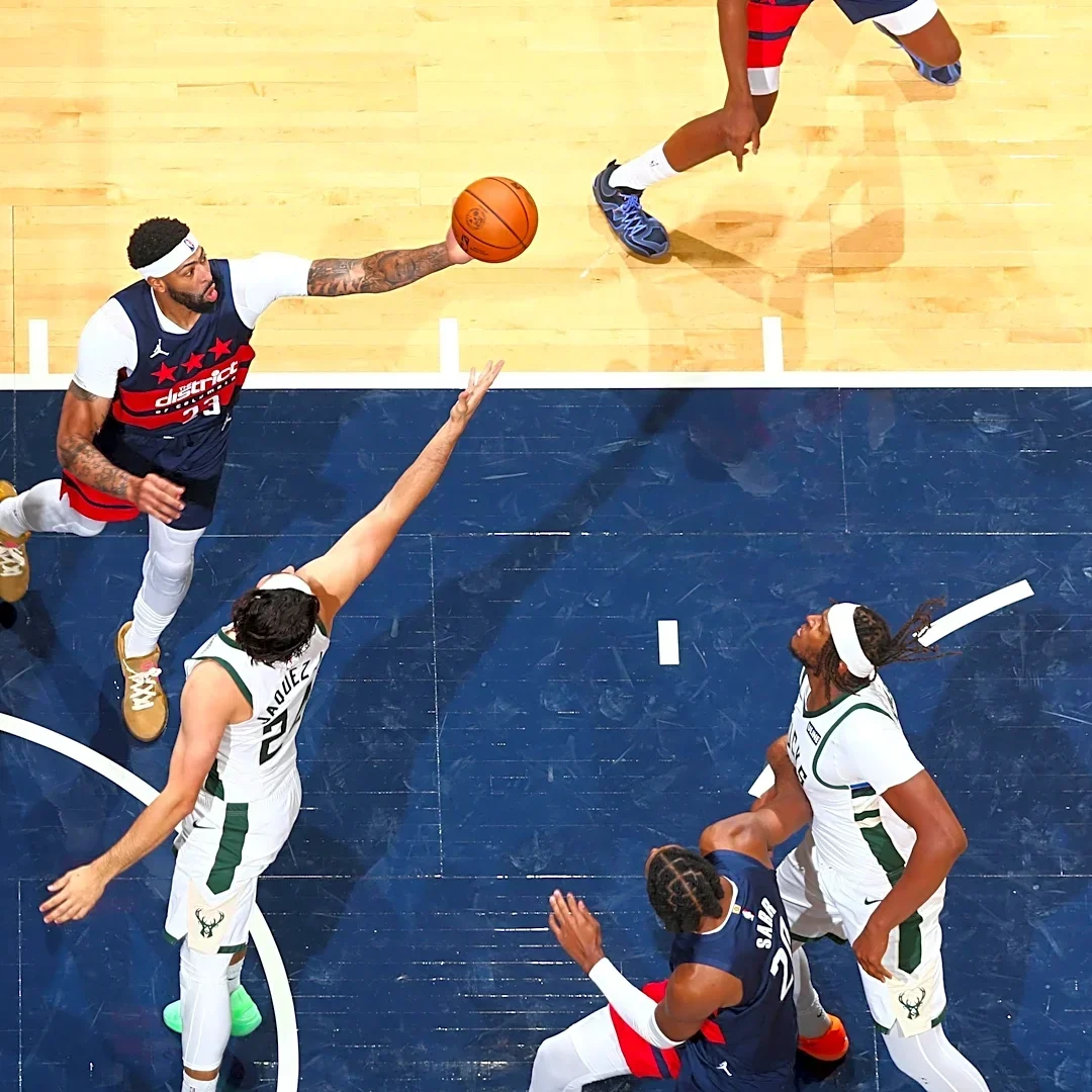 Davis on offense, Coulibaly on defense — Wizards thump Bucks in season opener