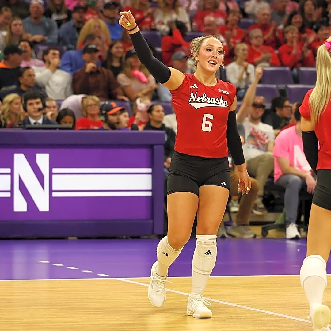 Thursday Flakes: Volleyball, Bye Week and More