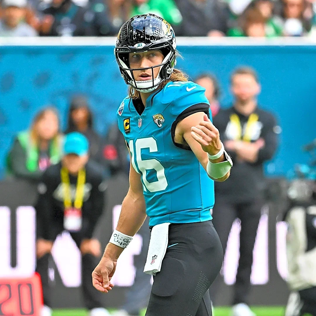 Tweets of the Week: ‘Lawrence is a top-five quarterback in football’