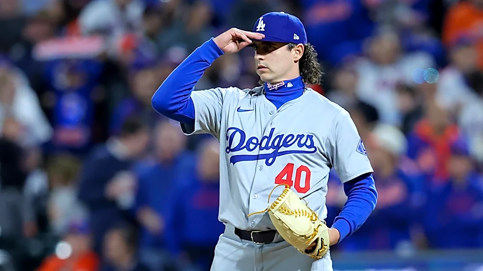 Charles Davalan singles, plus Brent Honeywell Jr. in Dominican Winter League