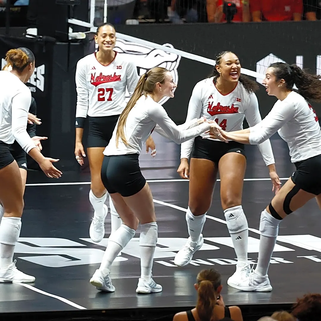 Husker Volleyball Snaps UCLA’s 5-Match Win Streak with a Sweep: #1 Nebraska 3 – UCLA 0