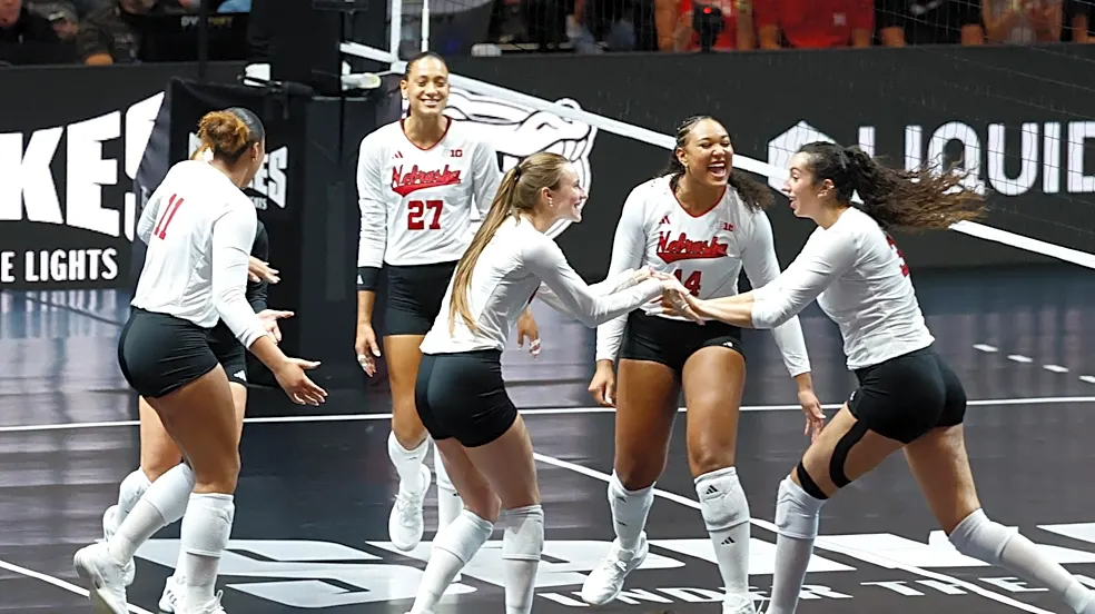 Husker Volleyball Snaps UCLA’s 5-Match Win Streak with a Sweep: #1 Nebraska 3 – UCLA 0
