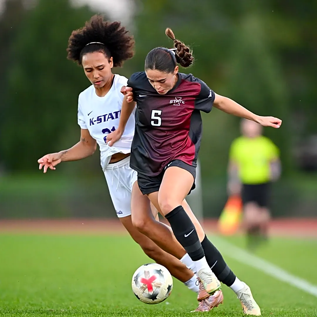 Cyclones drop third straight match