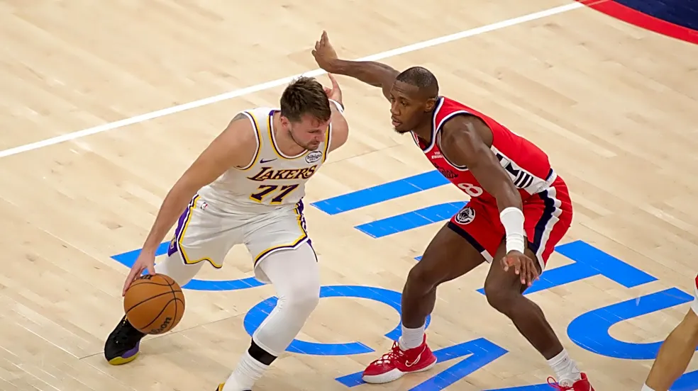 Lakers vs. Clippers Preview: The season’s first battle of L.A.