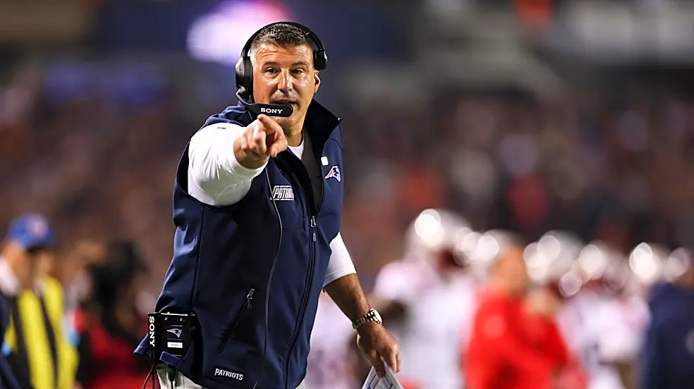 Patriots try unconventional late-game tactic in loss to Bears