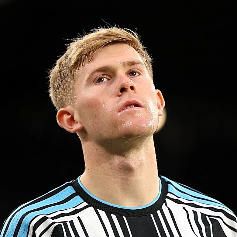 Manchester United to Revisit Lewis Hall Transfer as Defender Still Wants Move: Report