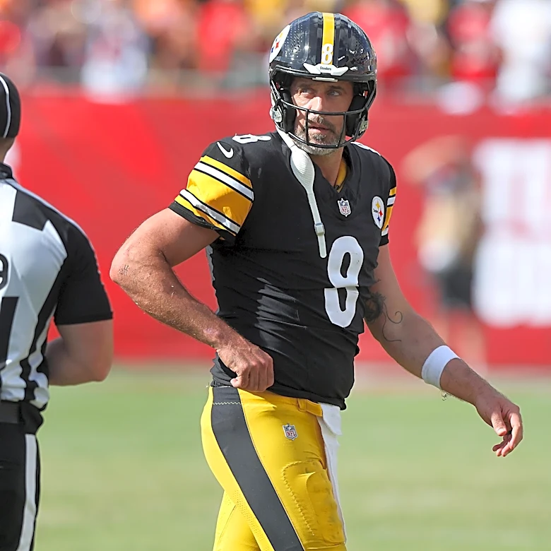Aaron Rodgers wishes the Steelers left for Paris sooner