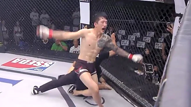 OH NO! Careless referee blows MMA fighter’s knee out while sliding in for knockout stoppage | Video