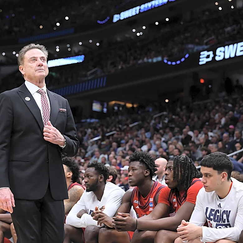 Rick Pitino will make Yum Center return on Jan. 2