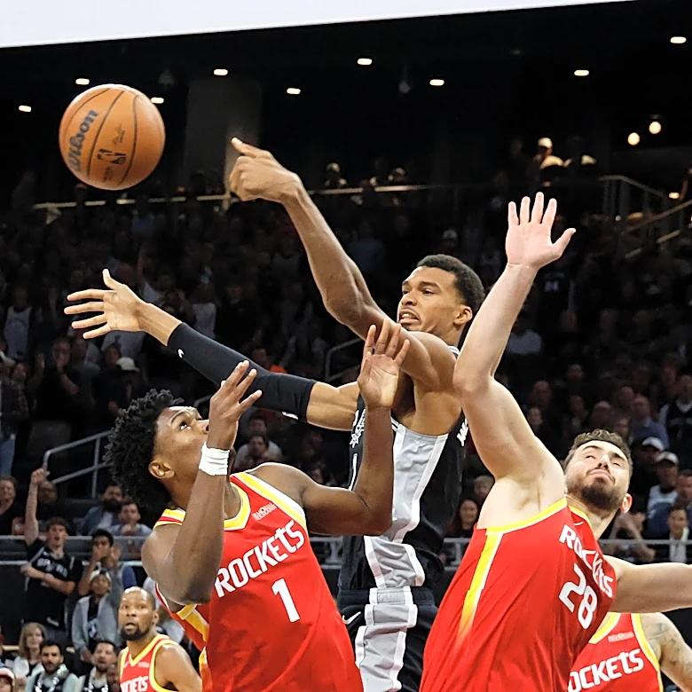 San Antonio vs. Houston, Final Score: Spurs drop to 0-2 in physical game with Rockets, 110-114