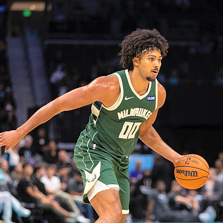 Bucks wanted two second round picks from Lakers in Jericho Sims trade