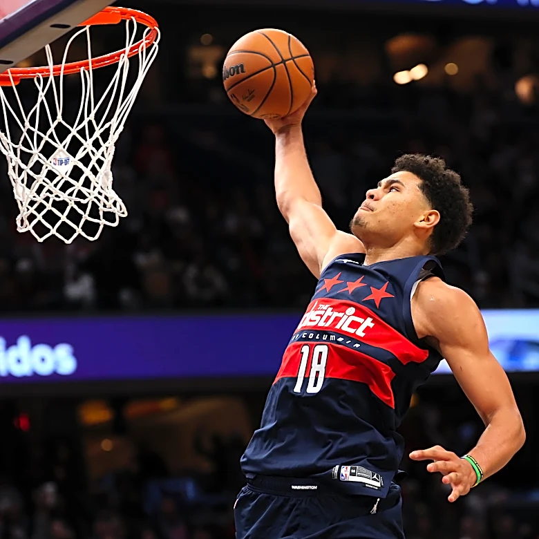 Wizards stave off Bulls comeback for second win