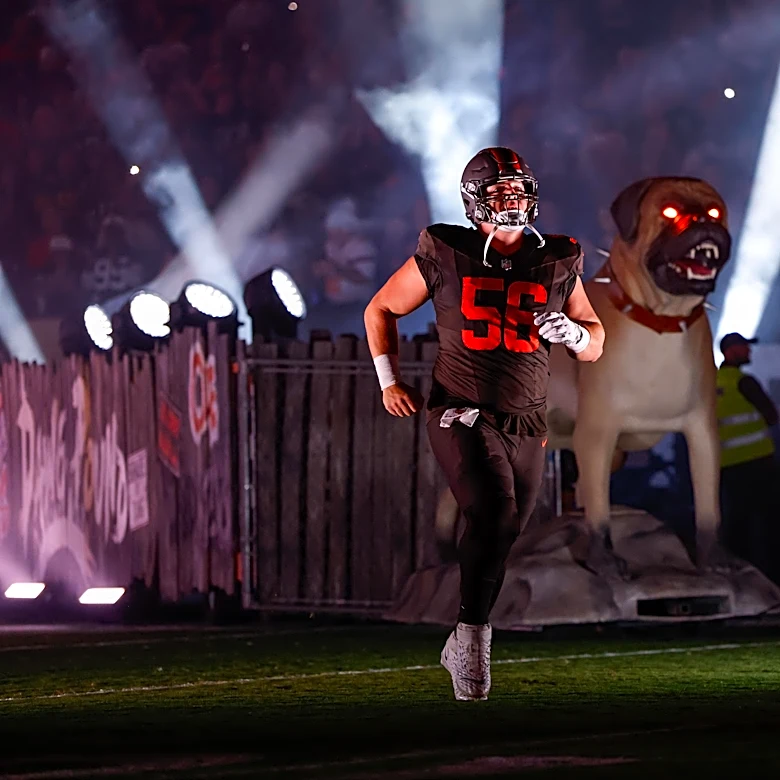 Browns backup fined in Week 6 for “striking/kicking/kneeling” versus the Ravens