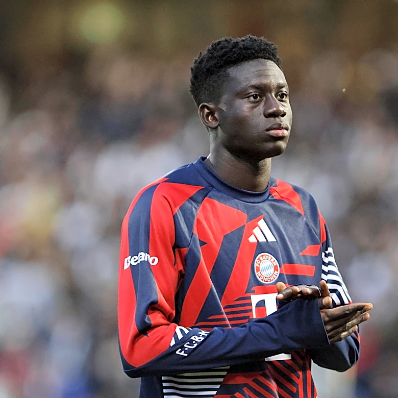 Breaking: Bayern Munich midfielder Bara Sapoko Ndiaye out of SC Freiburg match due to appendectomy