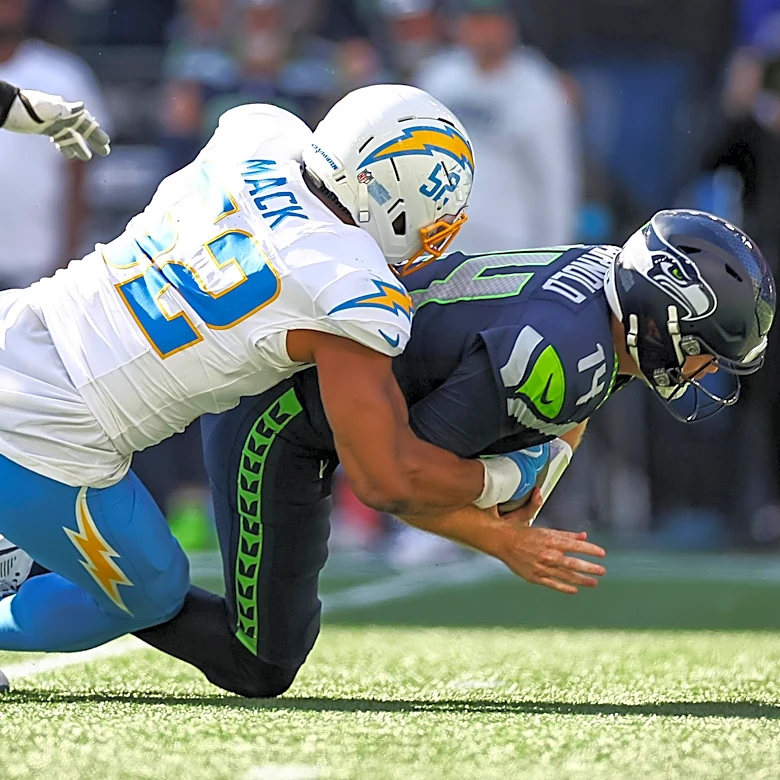 Report: Chicago Bears have talked with the Los Angeles Chargers about Khalil Mack