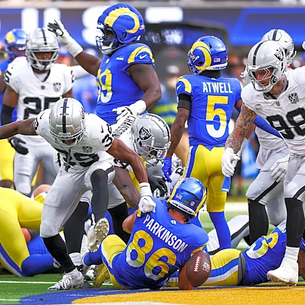 Rams-Raiders: Game chat for Week 7