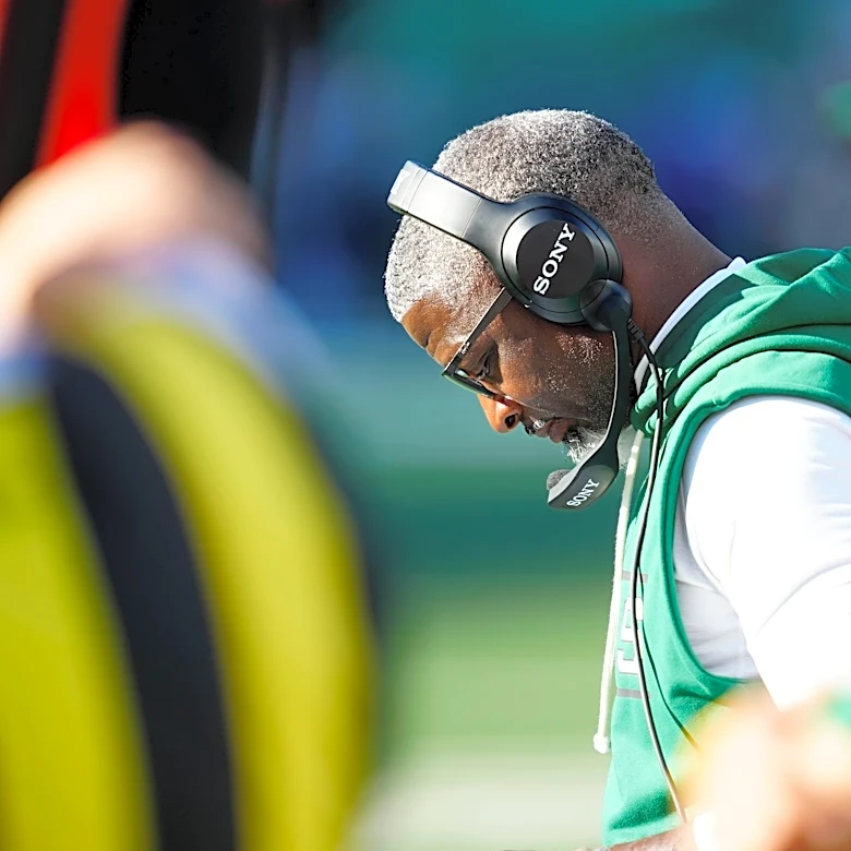 New York Jets News: The Aaron Glenn Era Should be Over