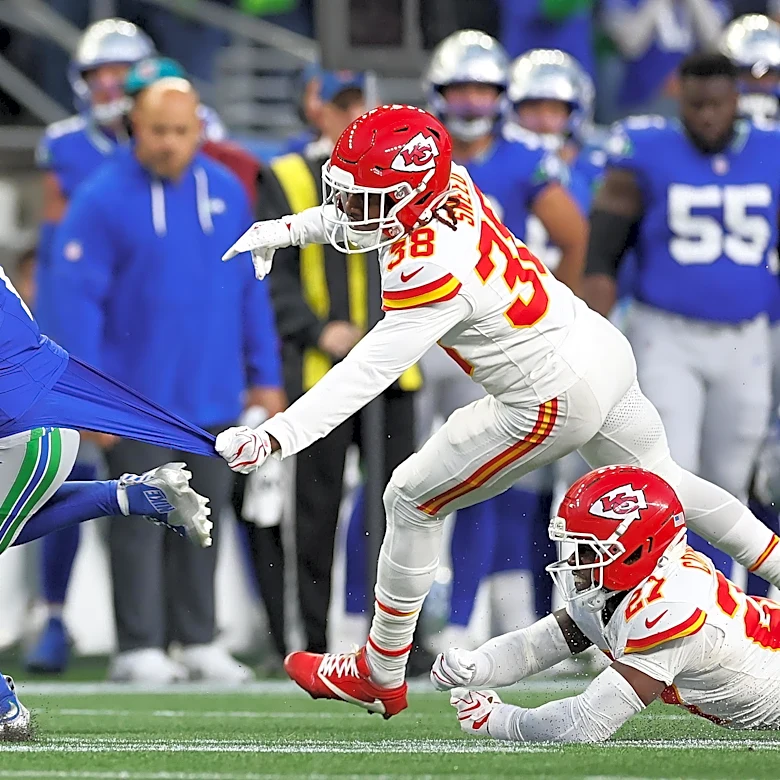 Chiefs Week 7 snap count analysis: L’Jarius Sneed has less playing time
