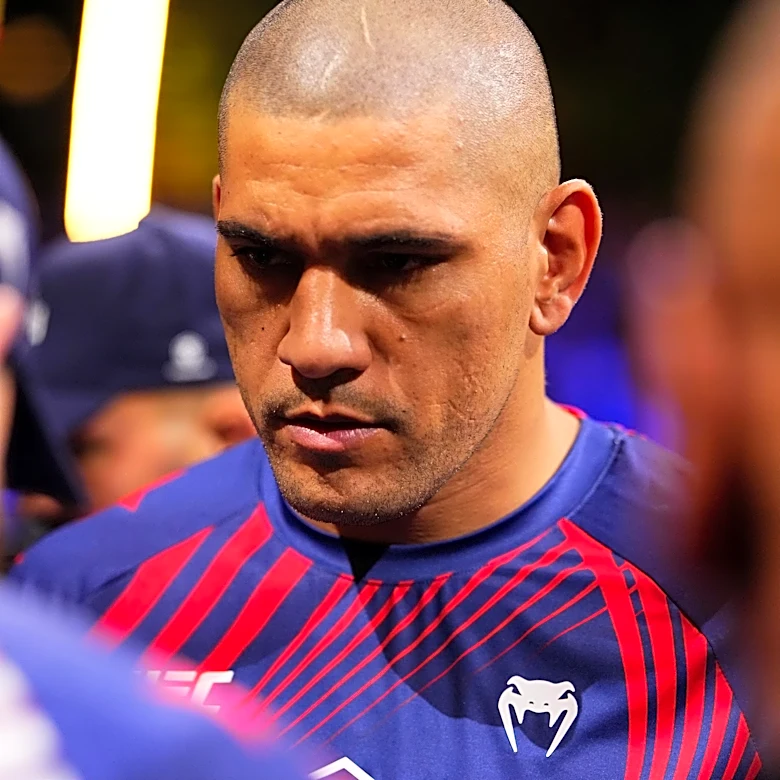 Alex Pereira hints at light heavyweight return if he loses to Sergei Pavlovich at UFC 335