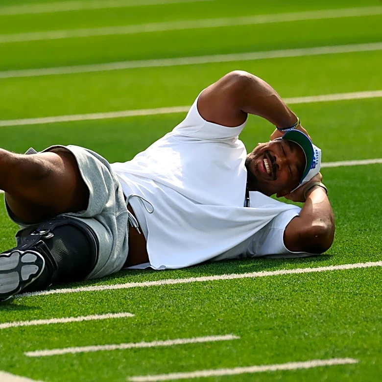Myles Garrett’s latest injury update doesn’t help Rams