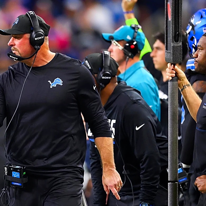 Debating Detroit Lions’ 4th-down decisions, highlighting best players vs. Packers