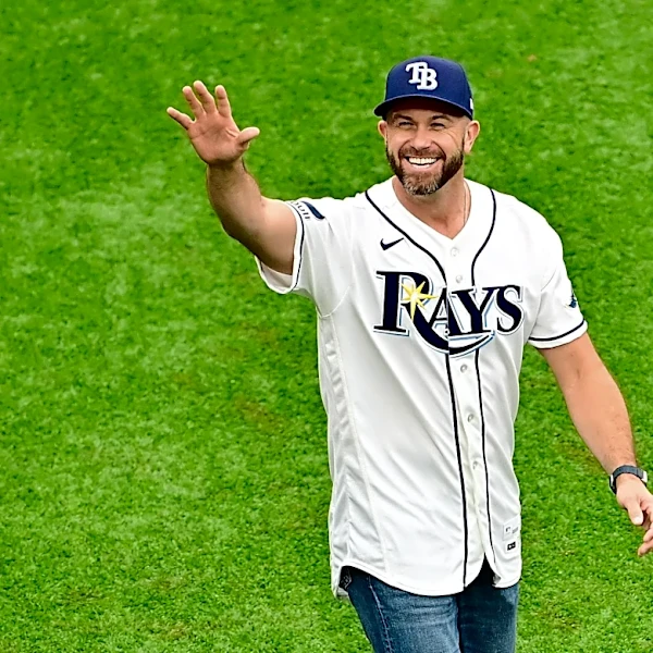 Evan Longoria to throw out World Series Game Four first pitch