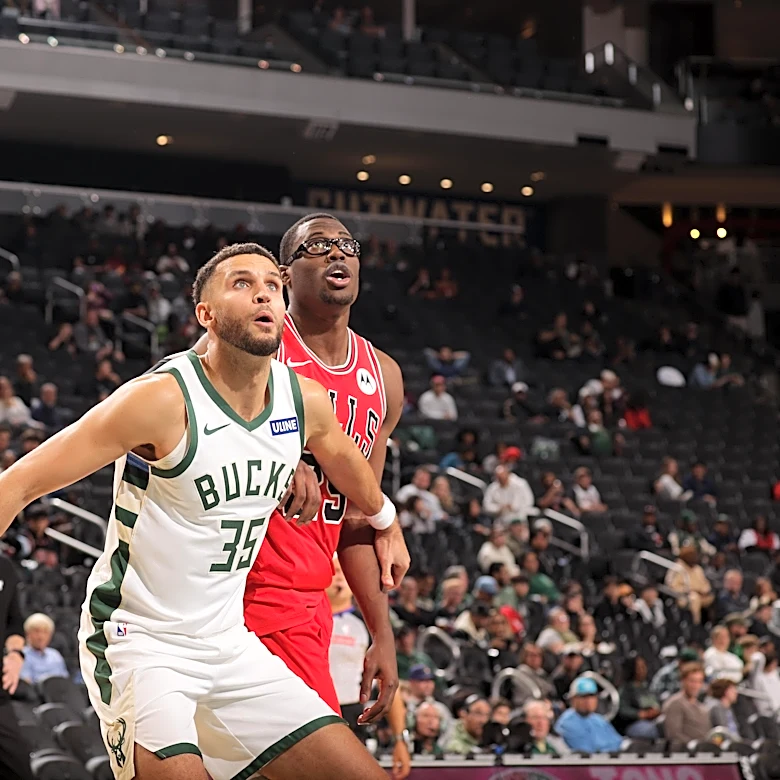 Lakers were interested in Pete Nance as two-way signing after release from Bucks