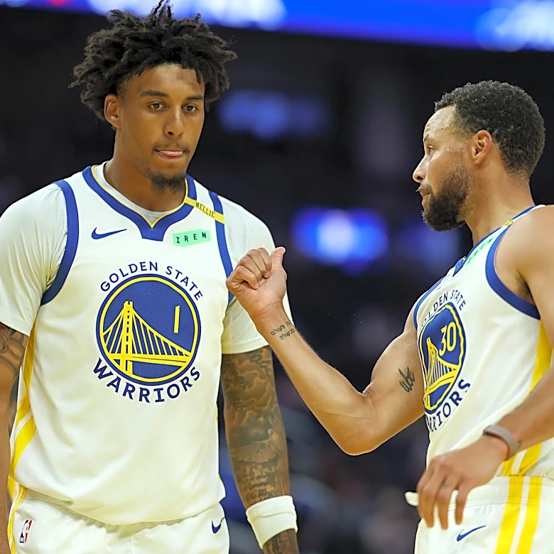 Steph Curry was perfect, but the Warriors’ first win was a team effort