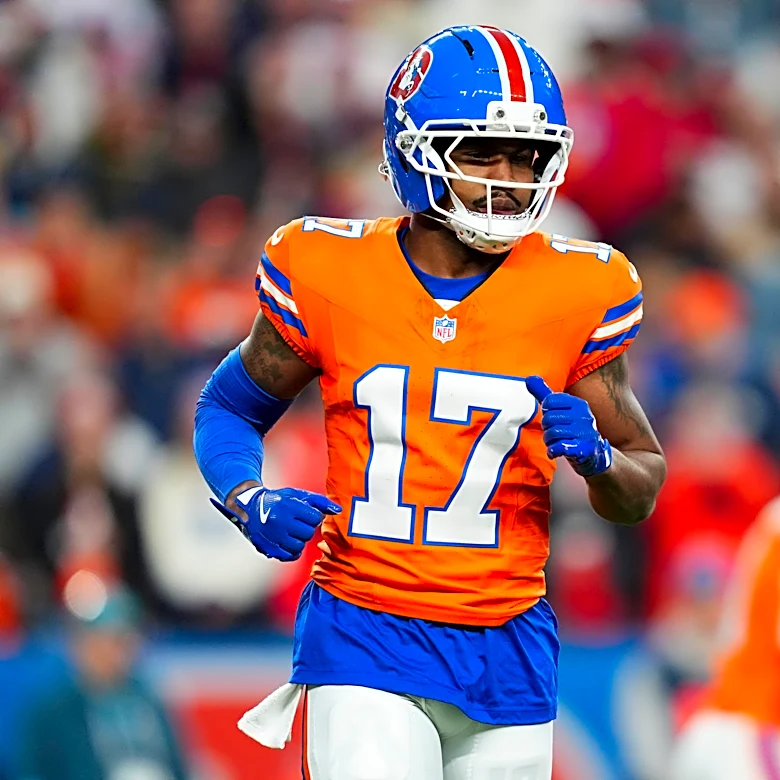 Broncos WR Jaylen Waddle suffered an aggravation of a previous chest injury, but there’s hope he can play vs. the Chiefs