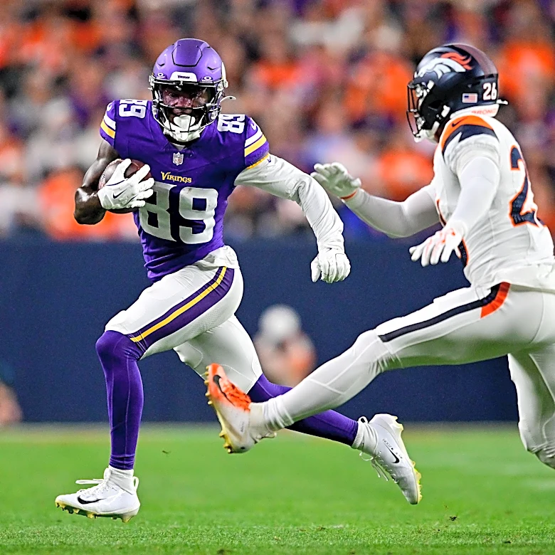 Seahawks swap practice squad tight ends, sign Ben Sims