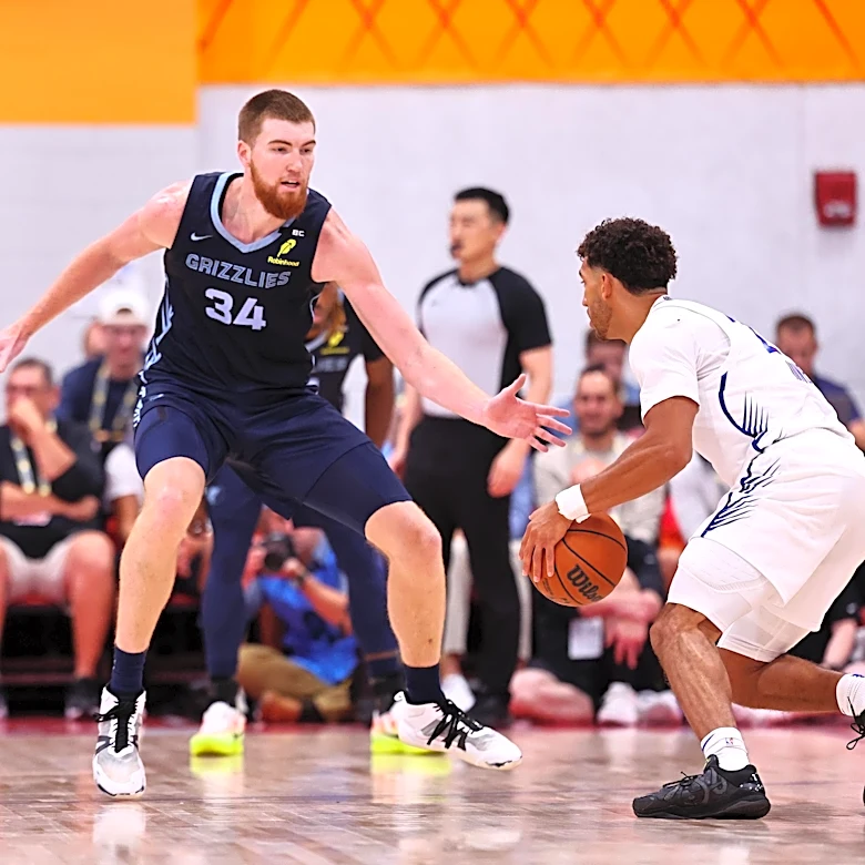 Lakers agree to two-way deal with center Lawson Lovering