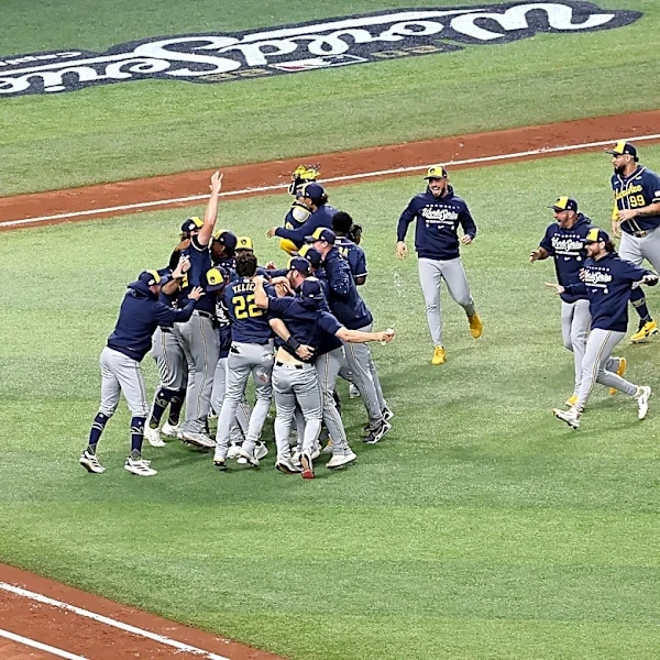 Brewers defeat Rays 4-1 to win franchise’s first World Series