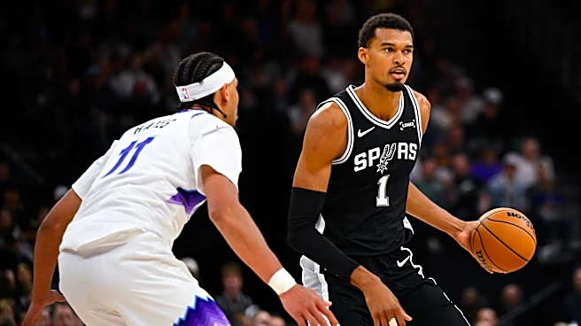Spurs outlast Jazz to extend win streak to three