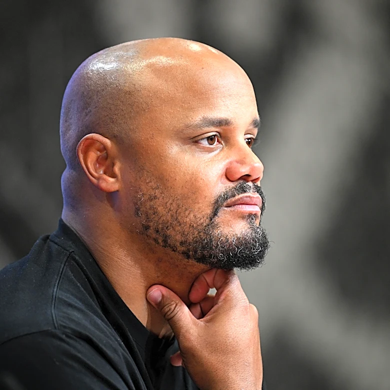 Bayern Munich boss Vincent Kompany might not be back until November 20th
