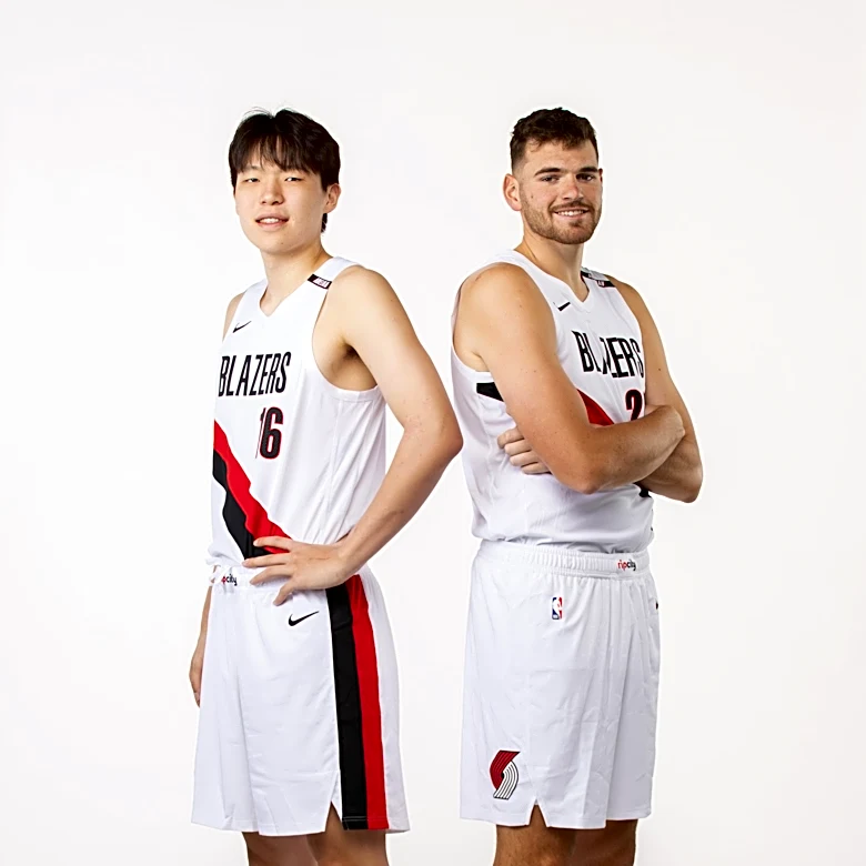 Trail Blazers Pick Up Options on Clingan, Hansen