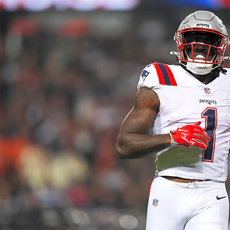 A.J. Brown injury: Patriots WR misses practice with ‘flared up’ knee issue