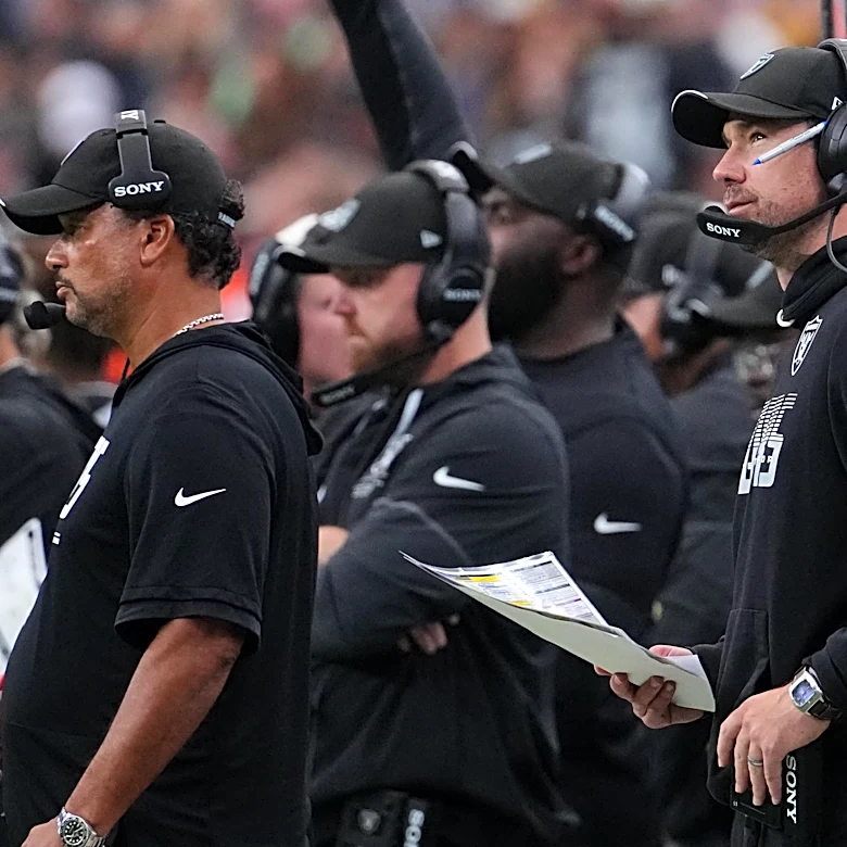 Defensive collapse, offensive impotence leading to Raiders’ freefall