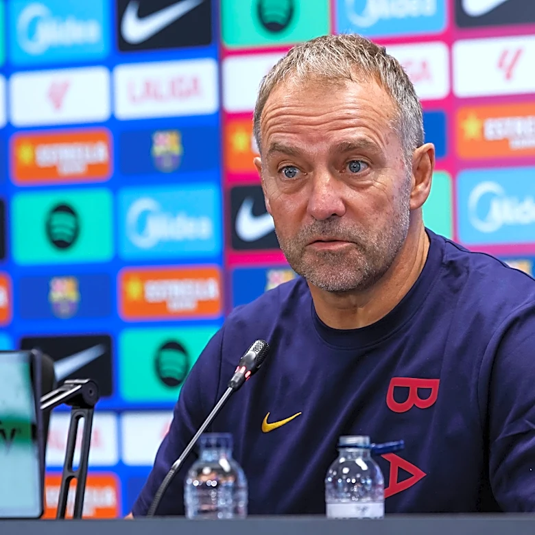 Hansi Flick talks signing a new center-back and Barcelona’s defensive problems
