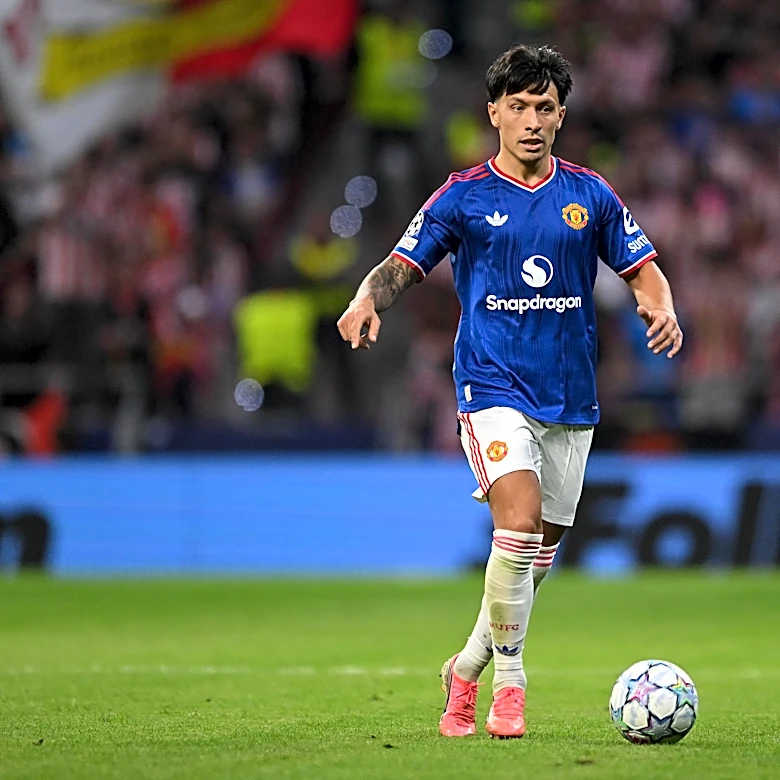AS: Atlético, Barcelona interested in Lisandro Martínez
