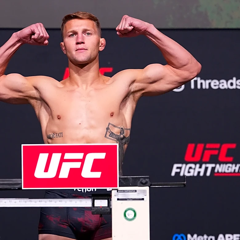 UFC Vegas 123 weigh-in results: 1 fighter misses weight by 2 pounds