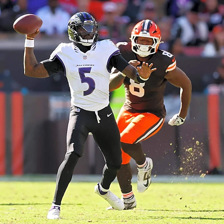 As the trade deadline approaches, should Browns listen to Jared Verse offers?
