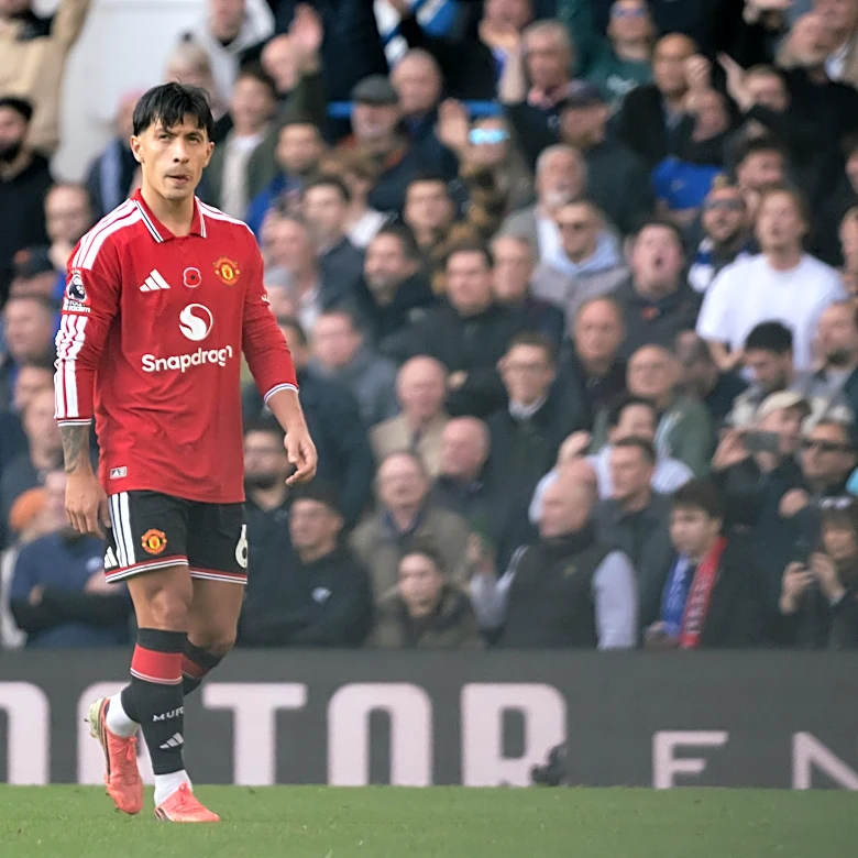 Chelsea 2-0 Manchester United: Positive start wasted by Martinez, defensive stupidity