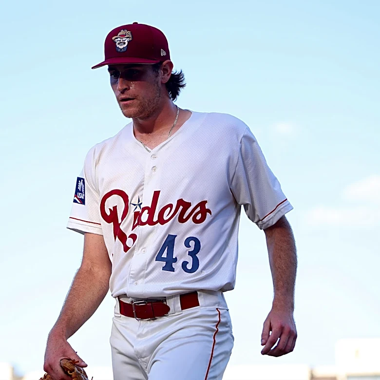 Rangers add Curry to 40 man roster