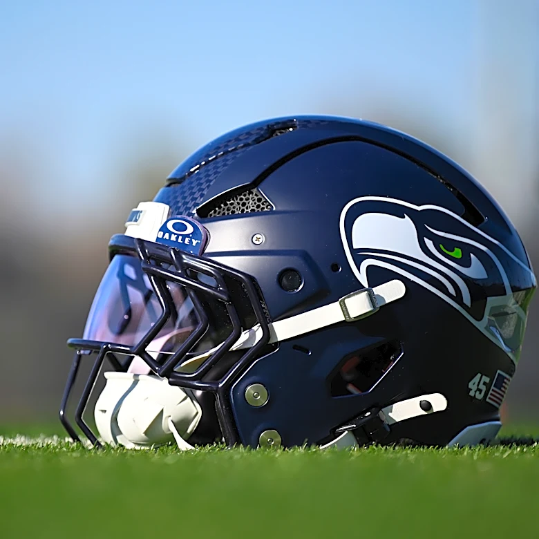 Seahawks sign a fullback, waive rookie tight end