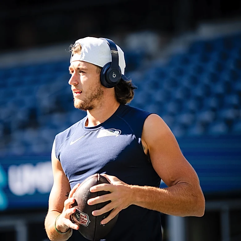 Seahawks WR Jake Bobo carted off the field during joint practice with Titans