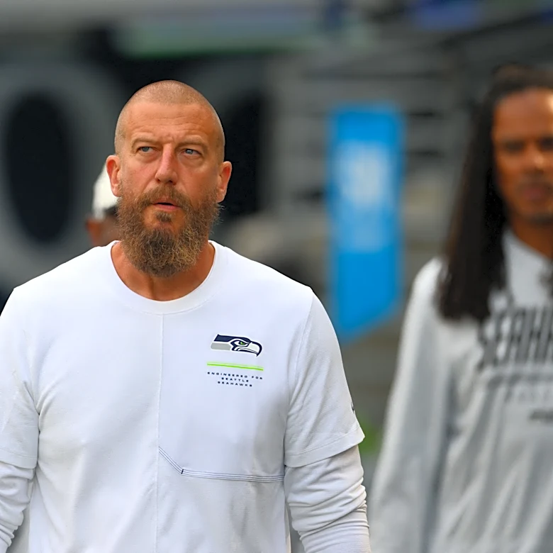 Seahawks OC Brian Fleury gives great answer about who he asks advice from